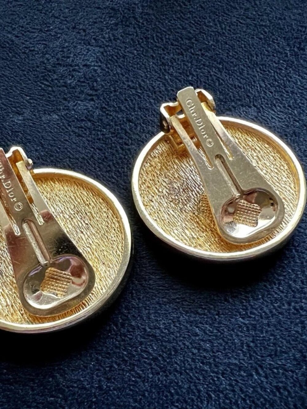 CHRISTIAN DIOR CD LOGO ROUND EARRINGS - Picture 4 of 4